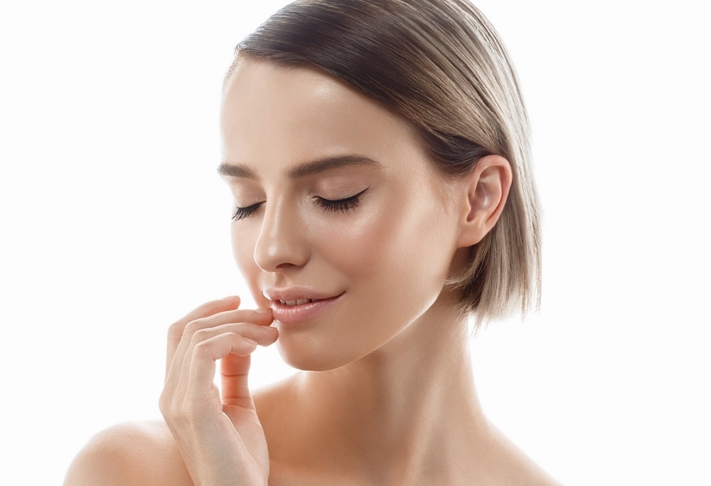 إشراق البشرة الطبيعي بعد الكولاجين
